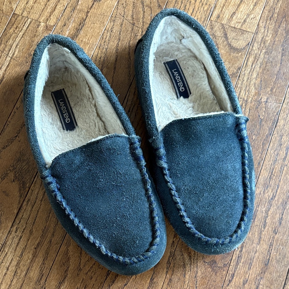 Lands' End suede slippers women’s size 8 navy blue